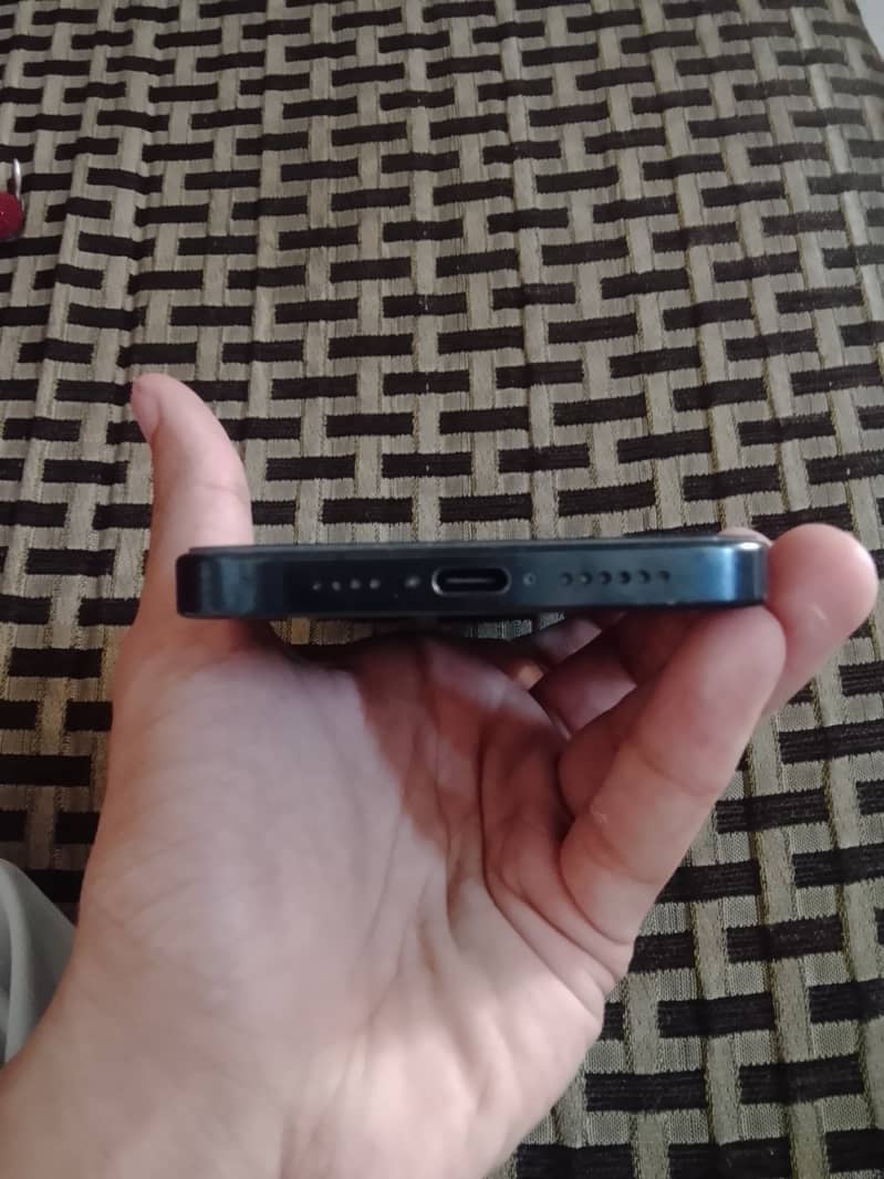 iPhone 15 pro max 3