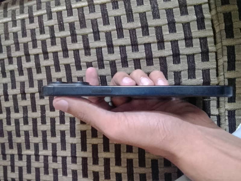 iPhone 15 pro max 4