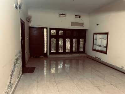 Prime Location 01 Kanal House For Sale With Basement