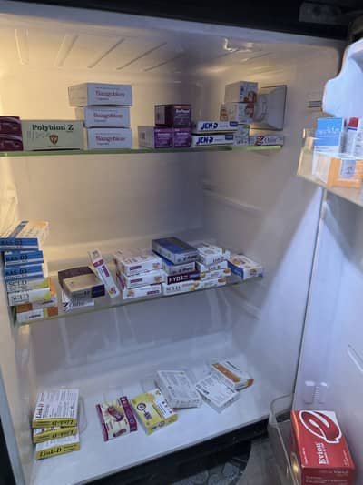 Haier Medium Size Refrigerator | Glass Door | Inverter 10/9