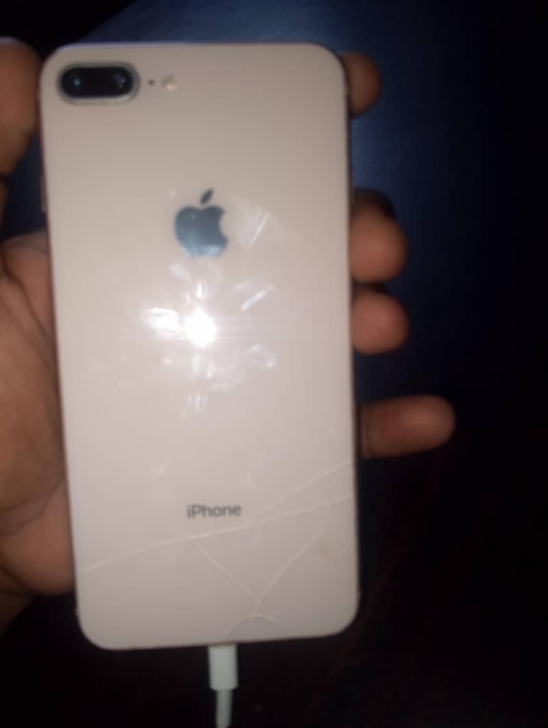 Apple iPhone 8 Plus 1