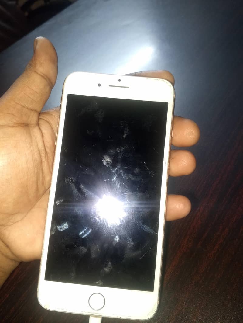 Apple iPhone 8 Plus 4