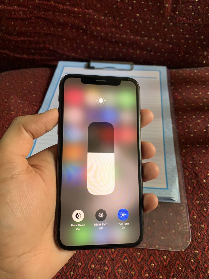 Apple iPhone X 4