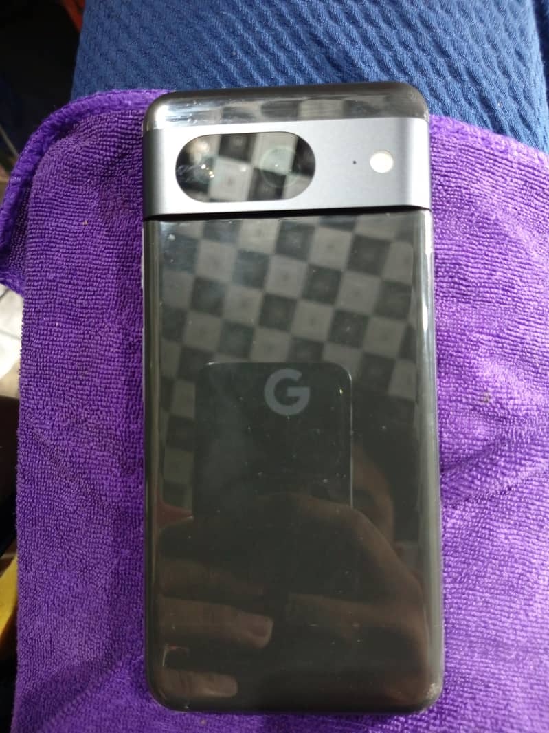 Google Pixel 8 4