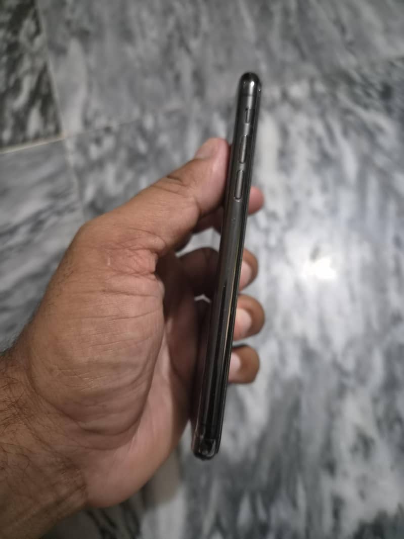 Apple iPhone X 0