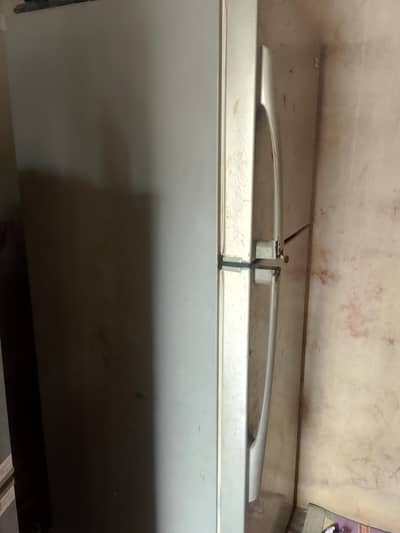 good condition siraf gais brna h baqe ok h