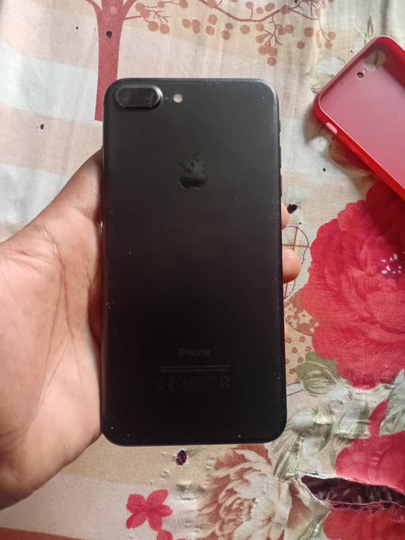 Apple iPhone 7 Plus 1