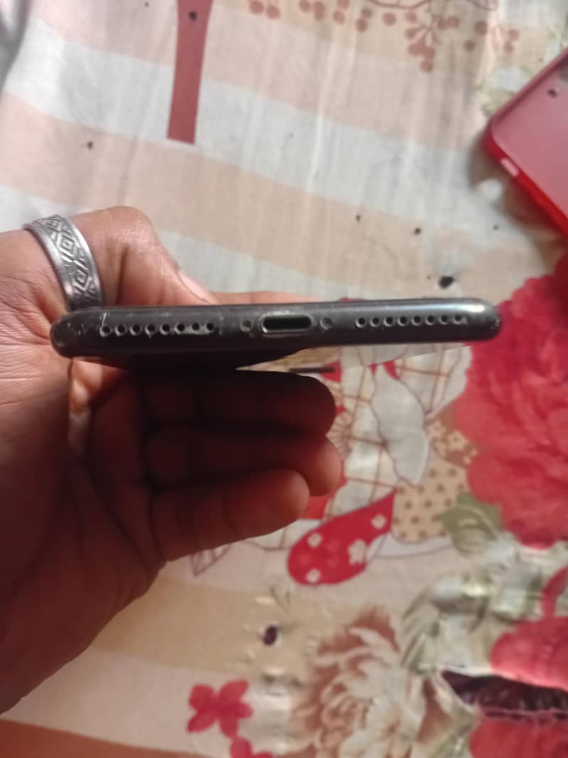 Apple iPhone 7 Plus 2