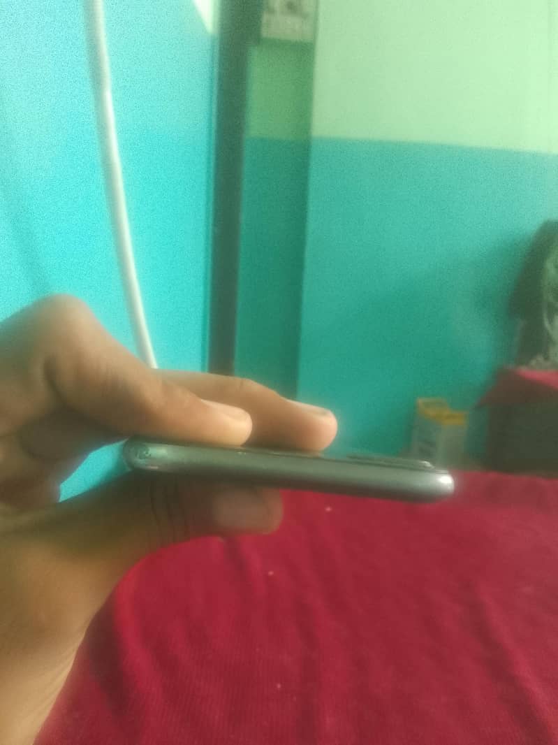Apple iPhone 8 Plus 1