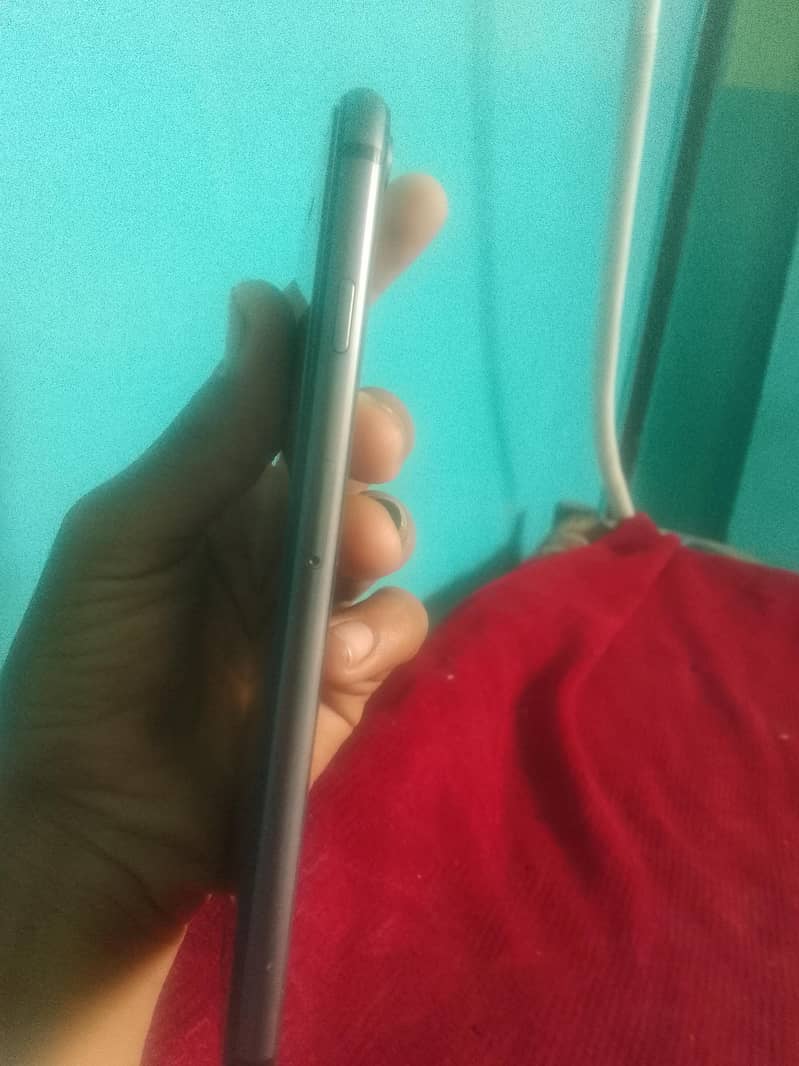 Apple iPhone 8 Plus 2