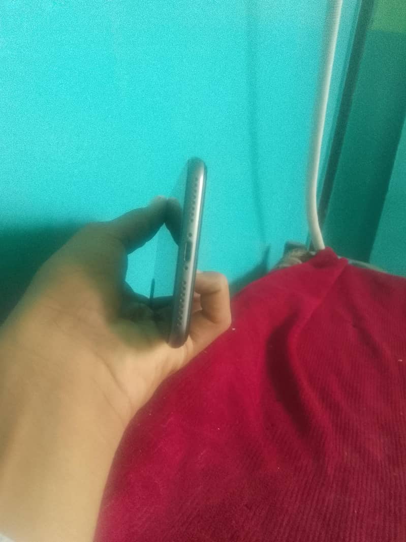 Apple iPhone 8 Plus 3
