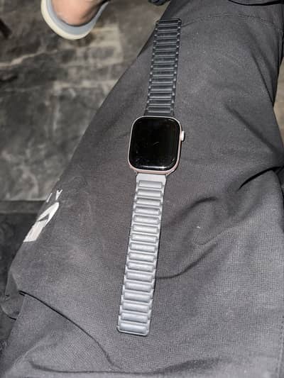Apple watch series 10 . Rose Gold