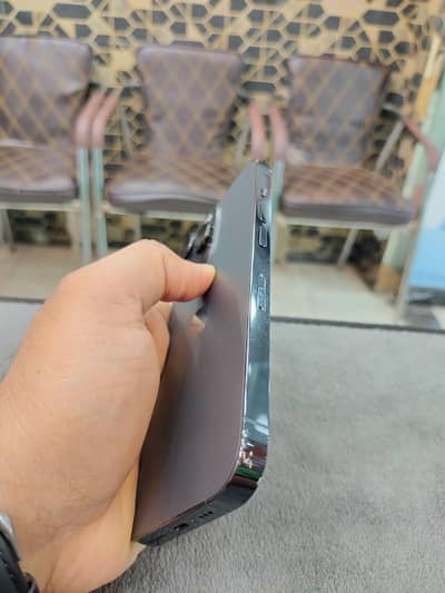 Apple iPhone 14 Pro display change