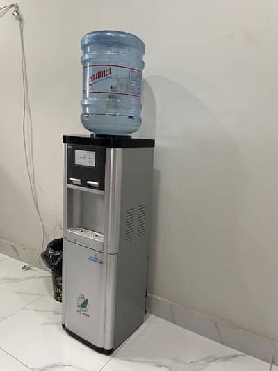 homage dispenser with everything 10/10