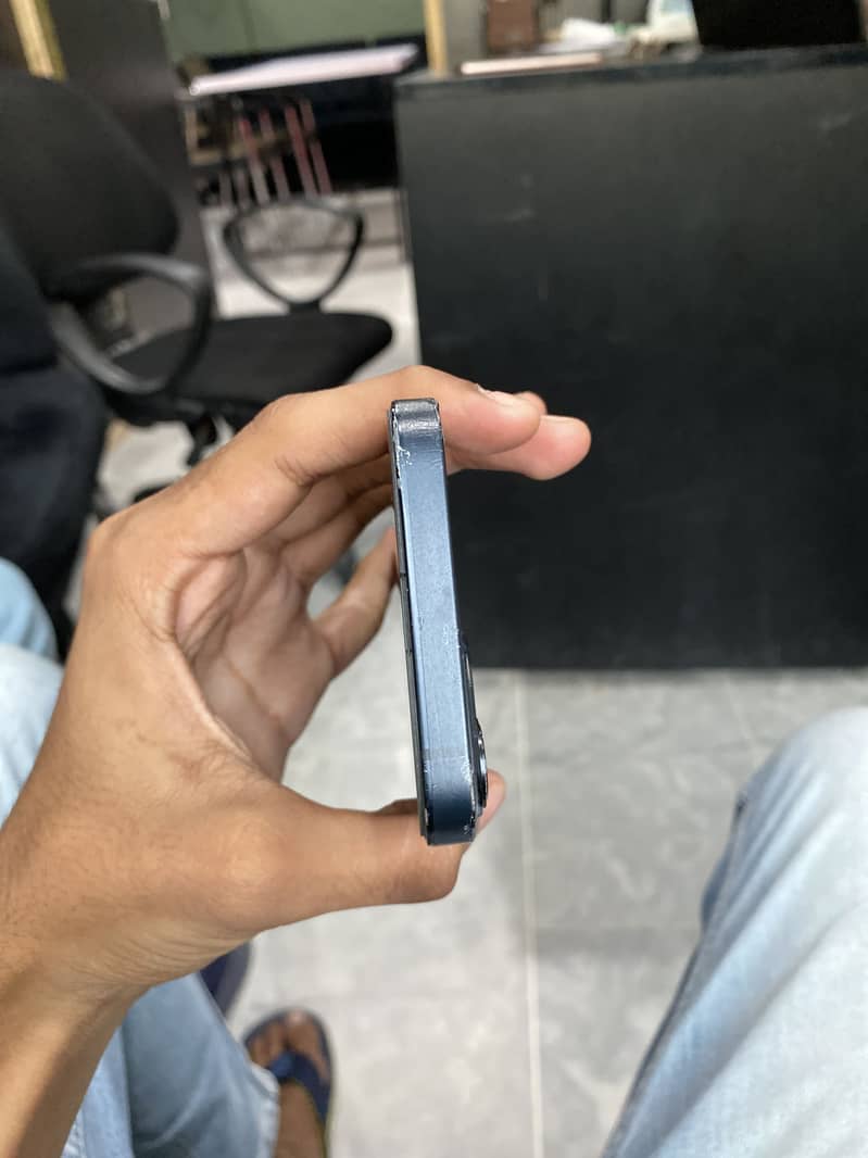 Iphone 13 4