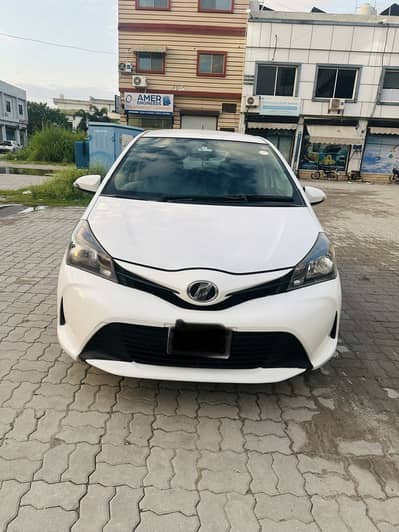 Toyota Vitz 2015