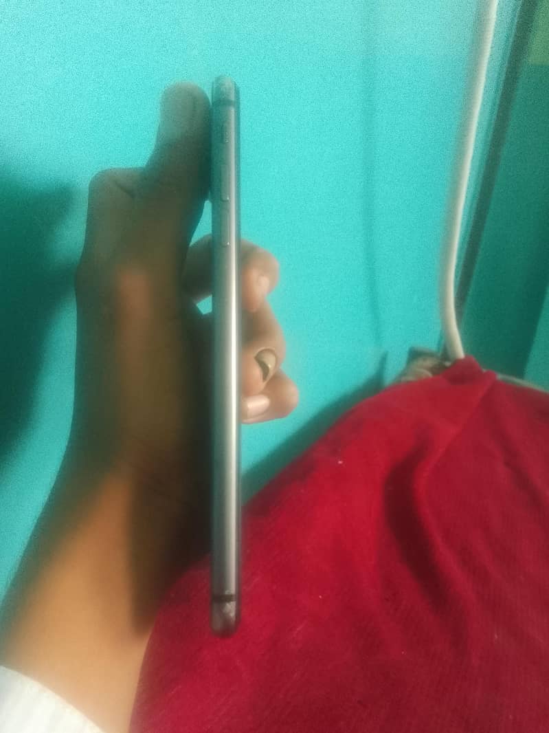 Apple iPhone 8 Plus 1