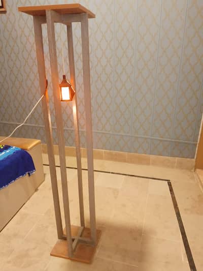 Electric Hanging Lamp with Wooden Stand