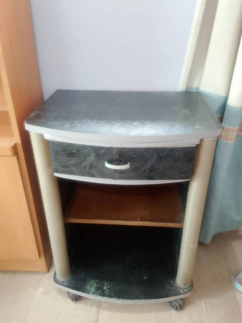 computer, laptop table 0