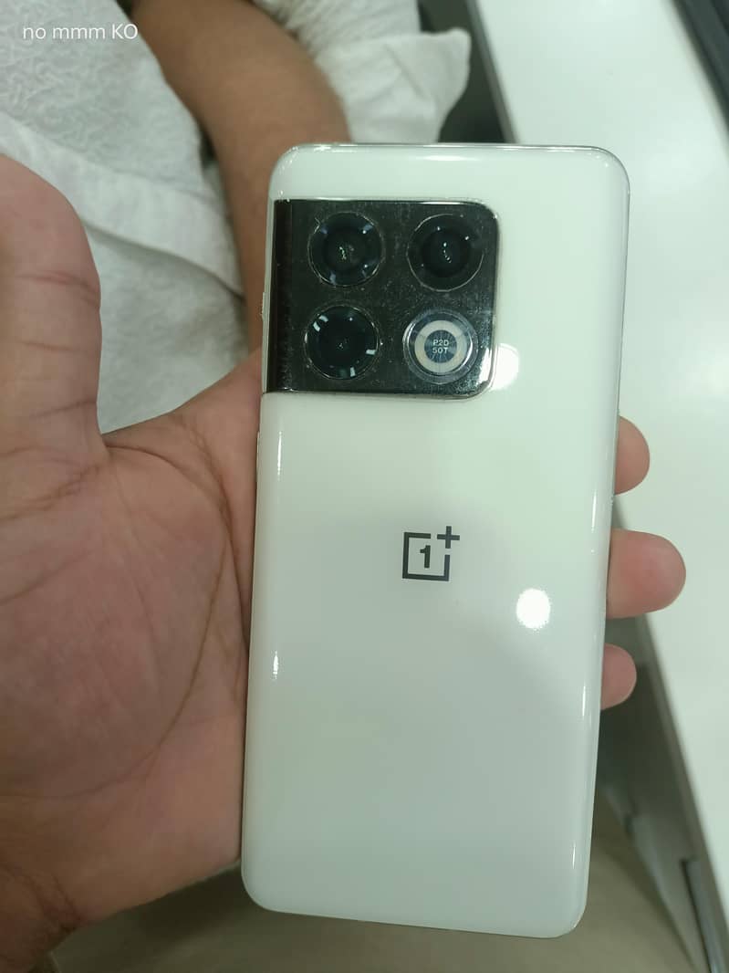 One Plus 10 Pro 1