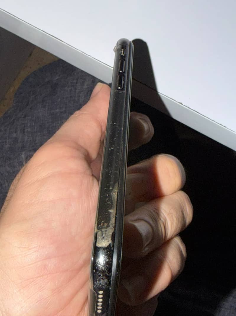 Apple iPhone X 3