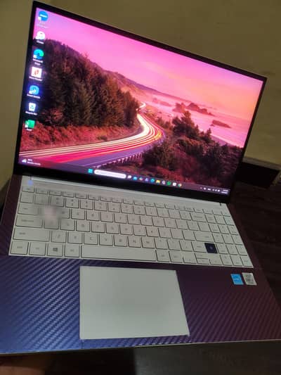 Samsung high end Qled display laptop NP950XCJ