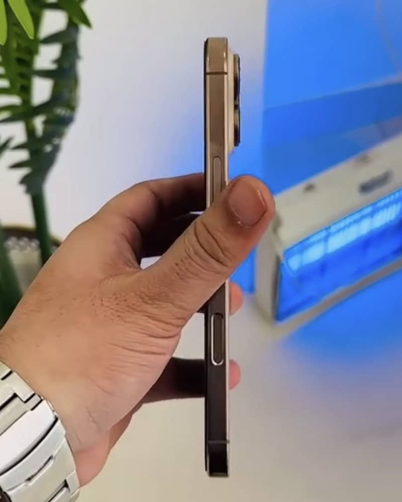 Iphone 16 Pro Max 1
