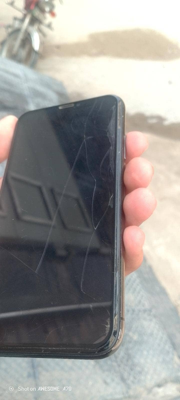 Apple iPhone X 4
