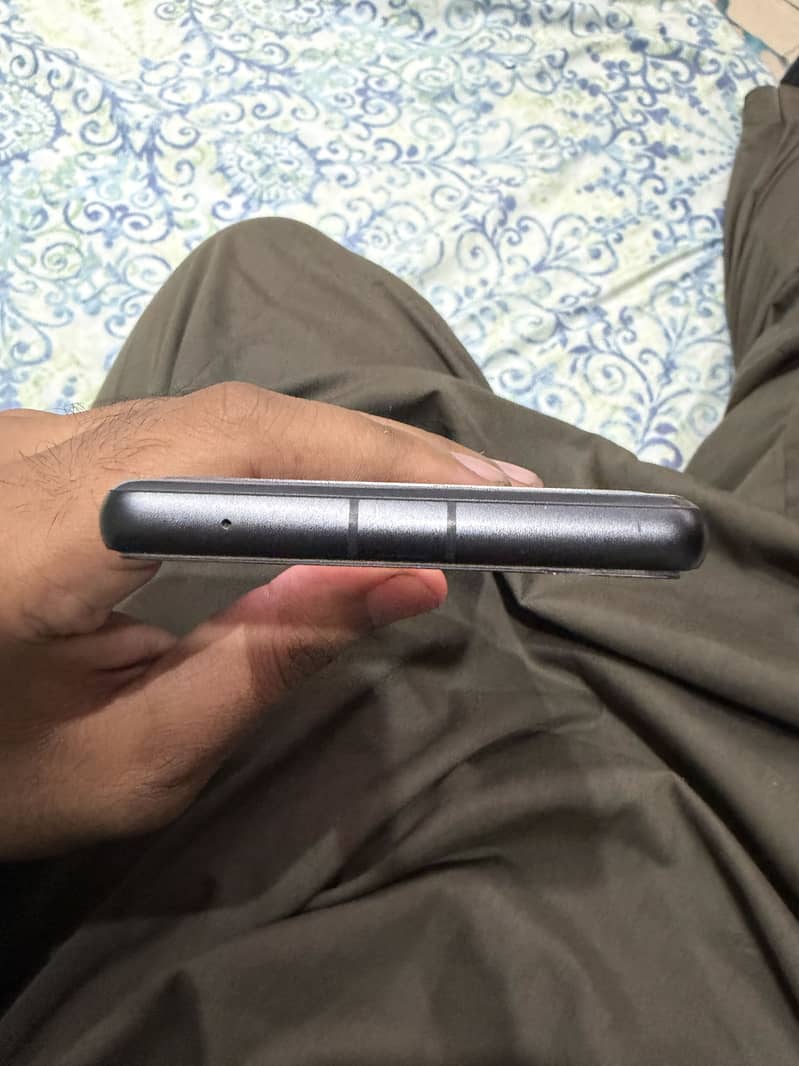 Google pixel 7a 5