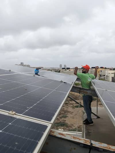 solar cleaning ke liye larko ki zaroorat he
