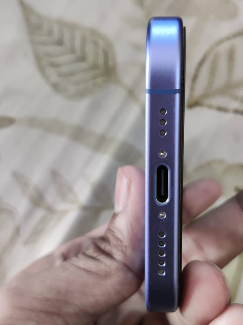 Apple iPhone 16 1