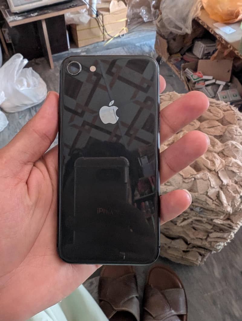 Apple iPhone 8 0