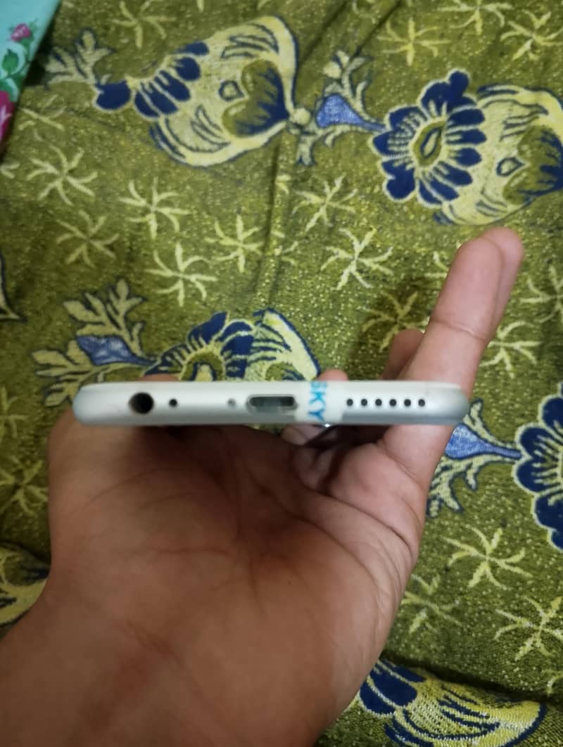 Apple iPhone 6 3