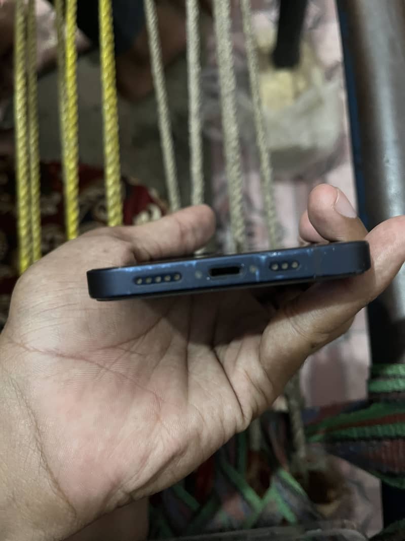 Apple iPhone 12 3