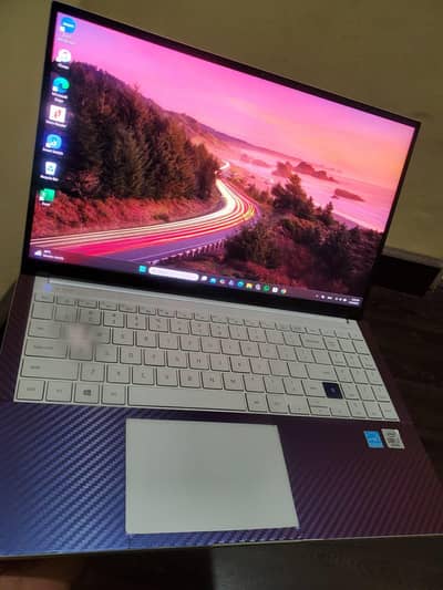 Samsung High end qled display laptop NP950XCJ