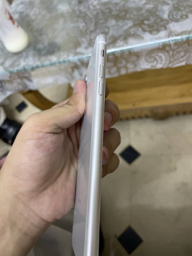 Apple iPhone 8 Plus 2