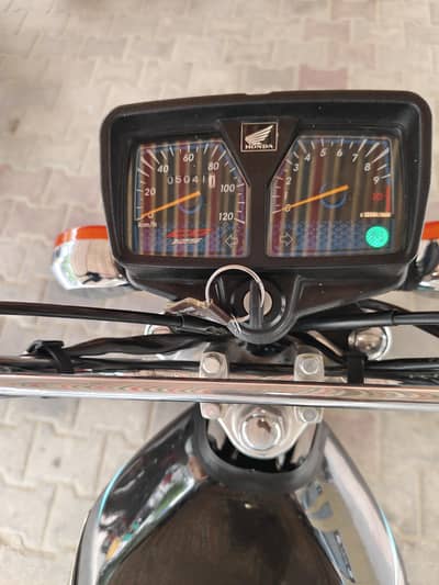 Honda 125 2025/26 model fresh bike one hand use 5000 km total used