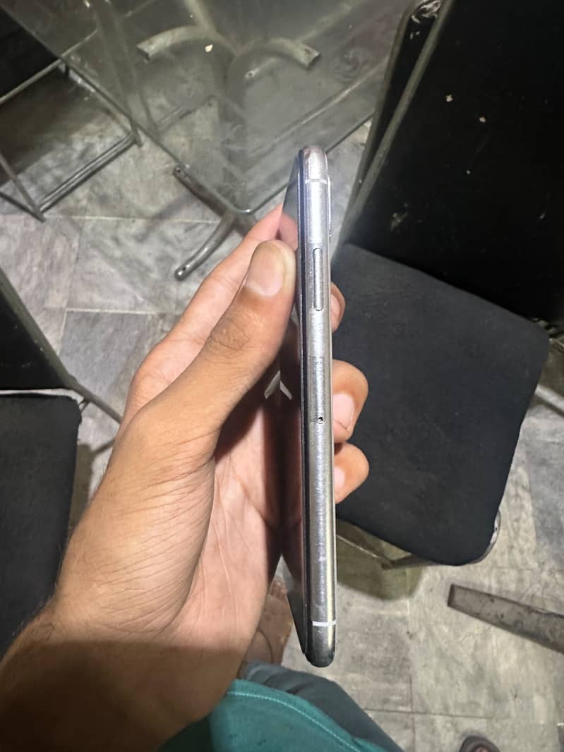 Apple iPhone X 2