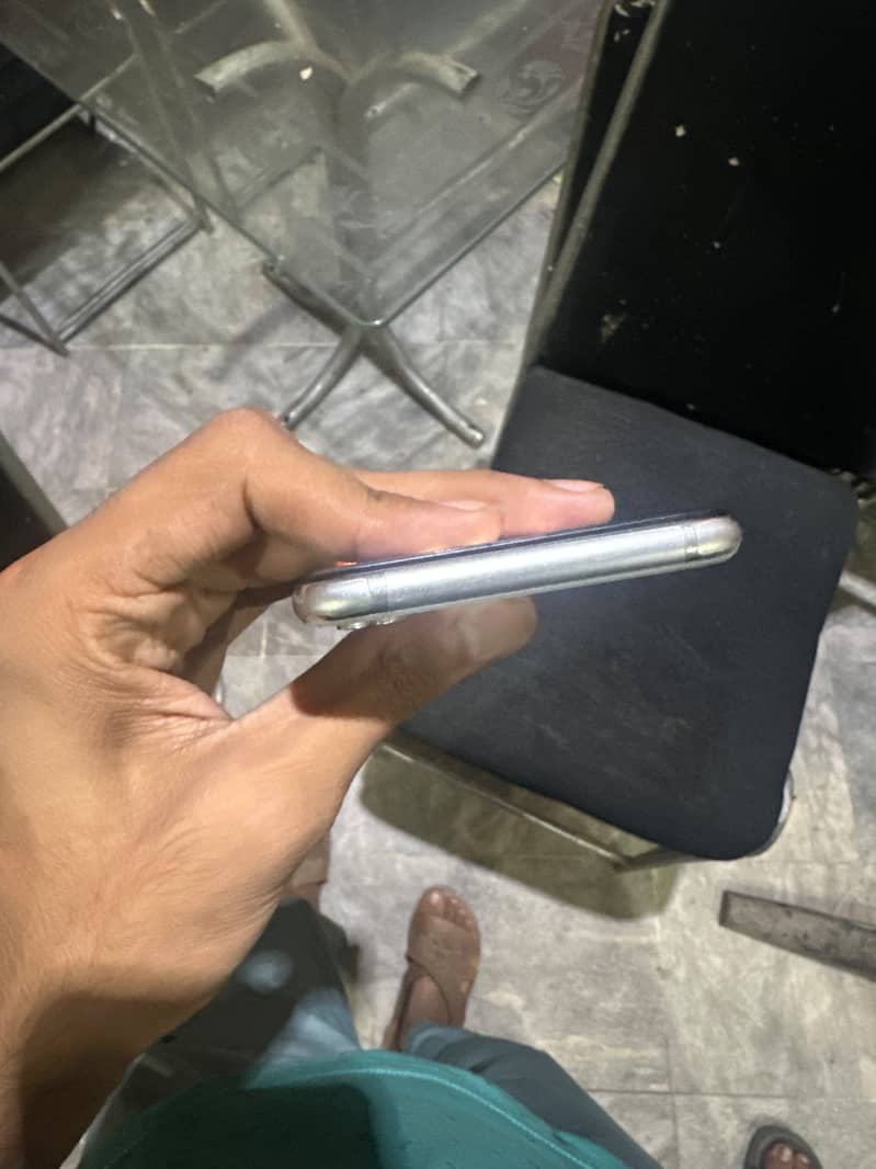 Apple iPhone X 5