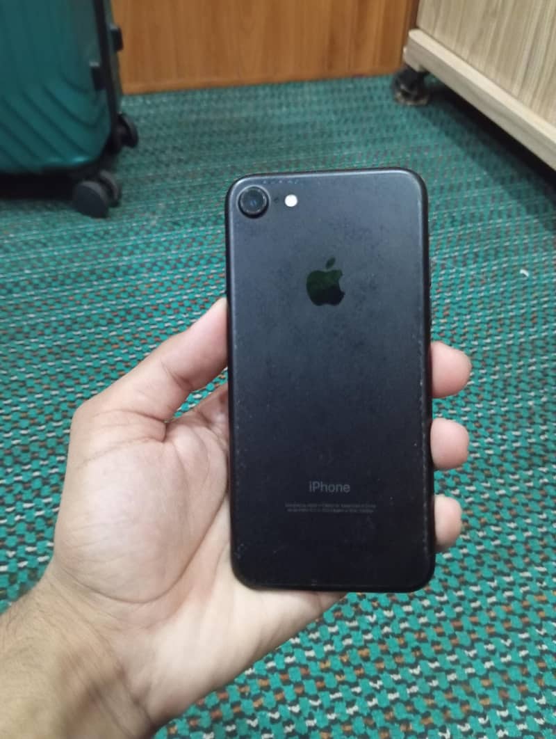 Apple iPhone 7 0