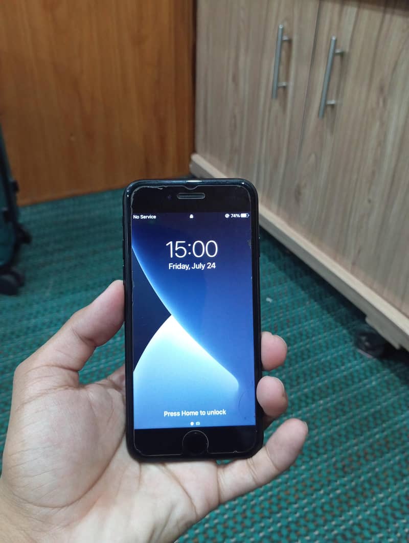 Apple iPhone 7 1