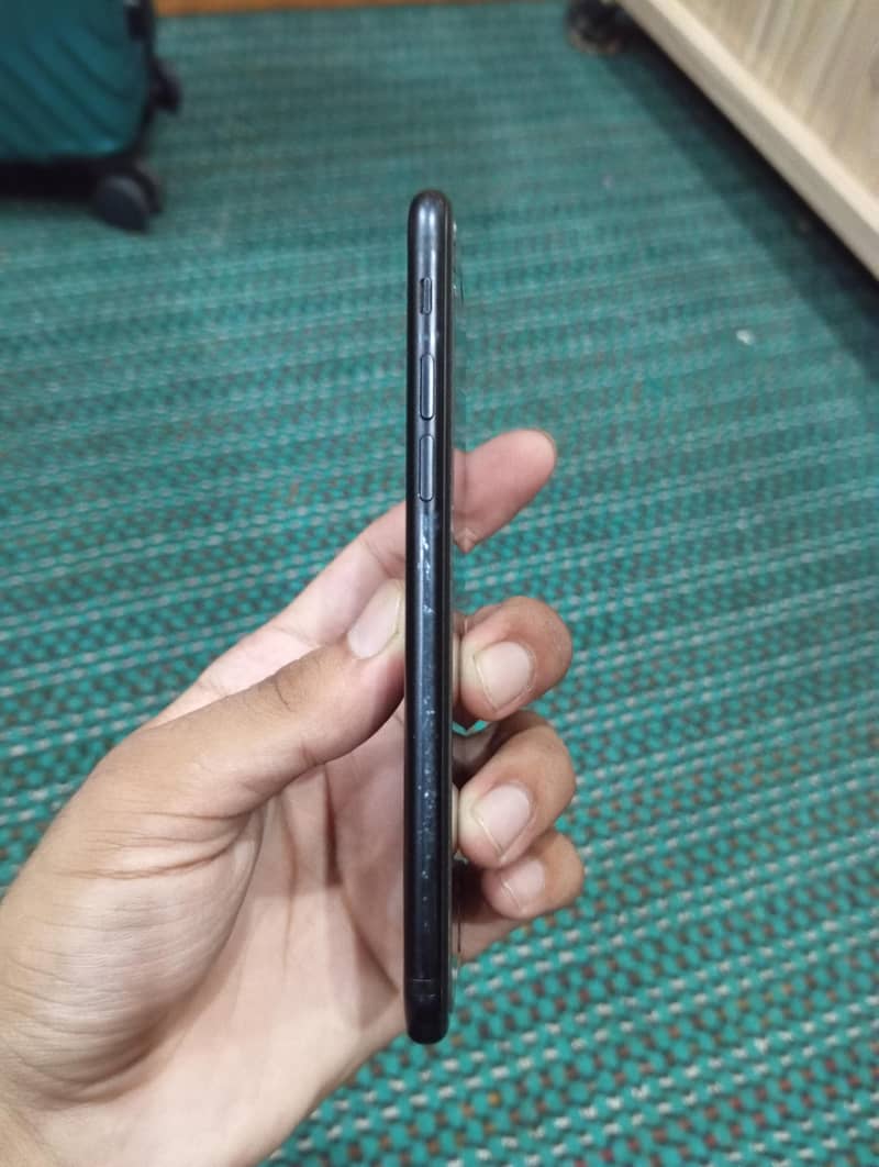 Apple iPhone 7 2