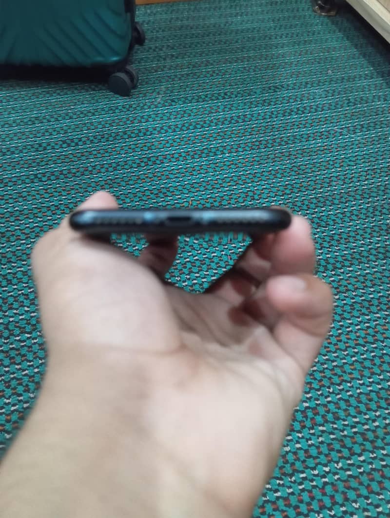 Apple iPhone 7 3