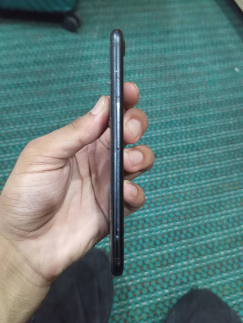 Apple iPhone 7 4