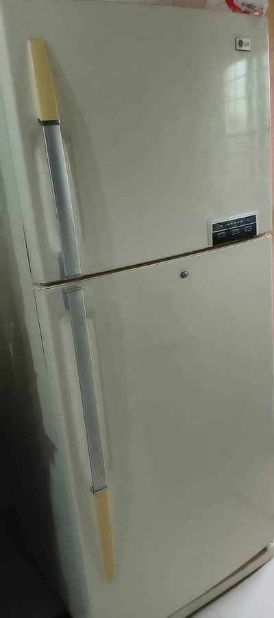 medium LG Refrigerator | Fridge | Excellent Condition