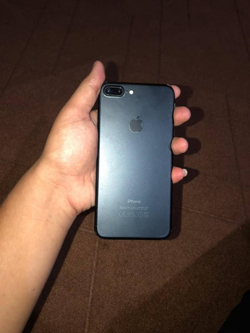 Apple iPhone 7 Plus 2