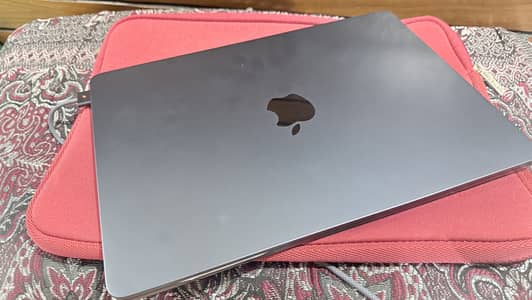 MacBook Air 13" M3 | Just 4 Battery Cycles | Imported from USA |