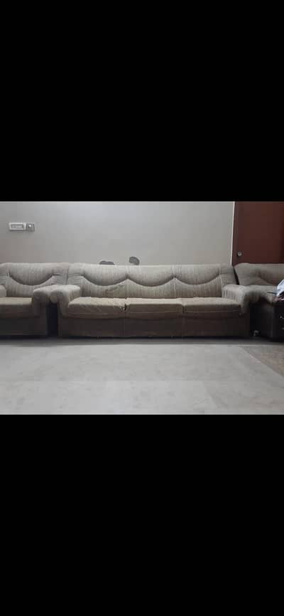 chiyoti center table and sheesham wood sofa