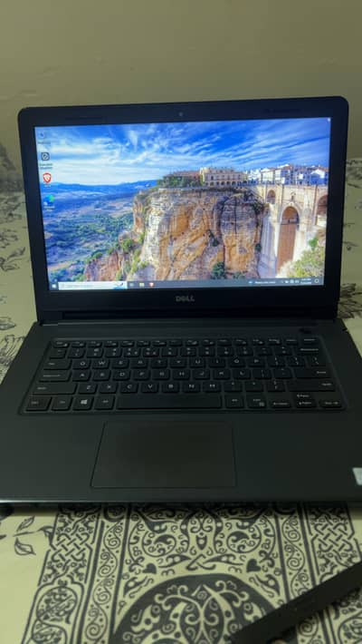 Dell laptop i7 7th gen, 8gb ram, 128gb ssd and 500gb hdd