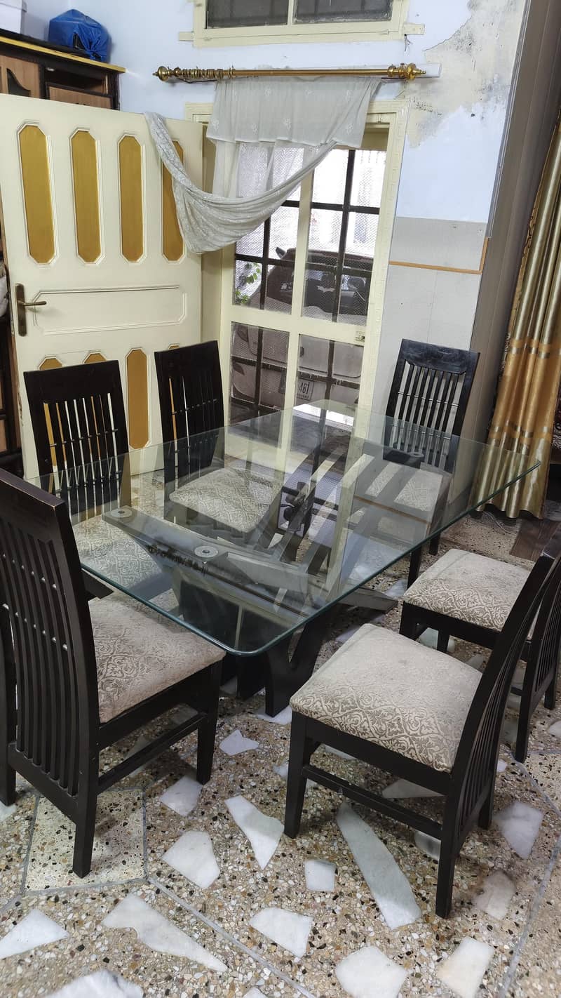 Dining table 6 seater 0